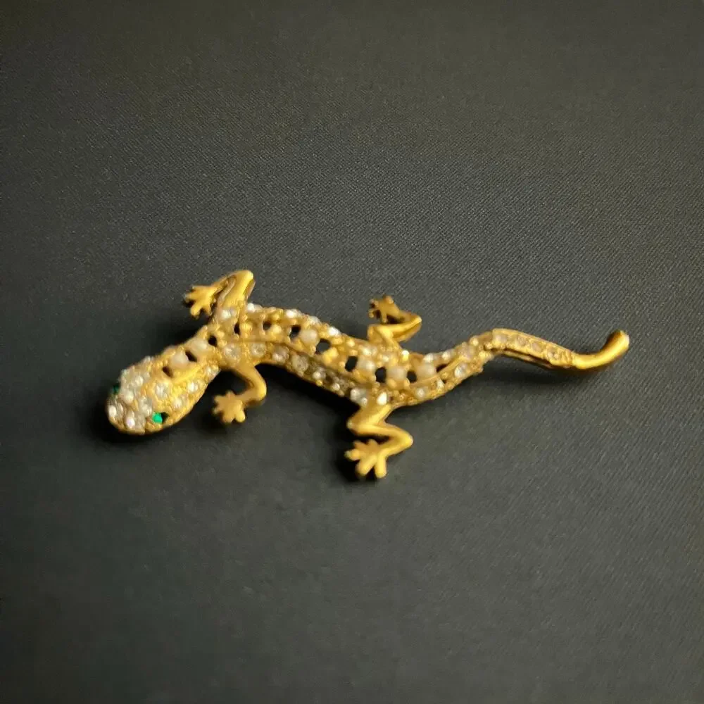 Gold Tone Gecko Lizard Brooch Rhinestone Greeb Eyes Animal Pin Statement‎ 2.75